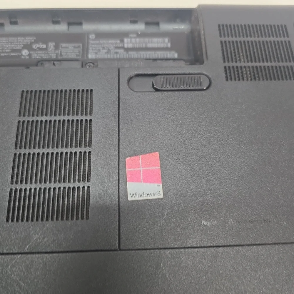 HP 2000 15.6
